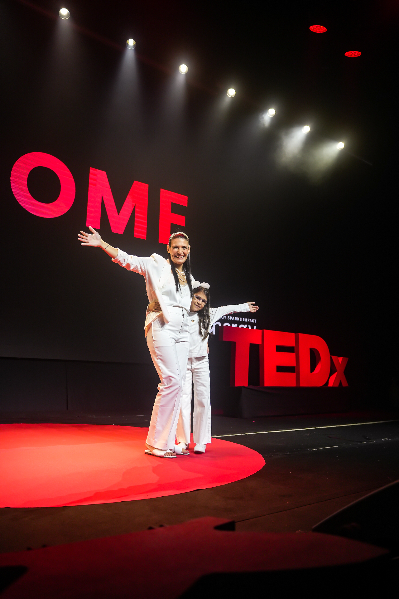 מלודי דקל על במת TEDx